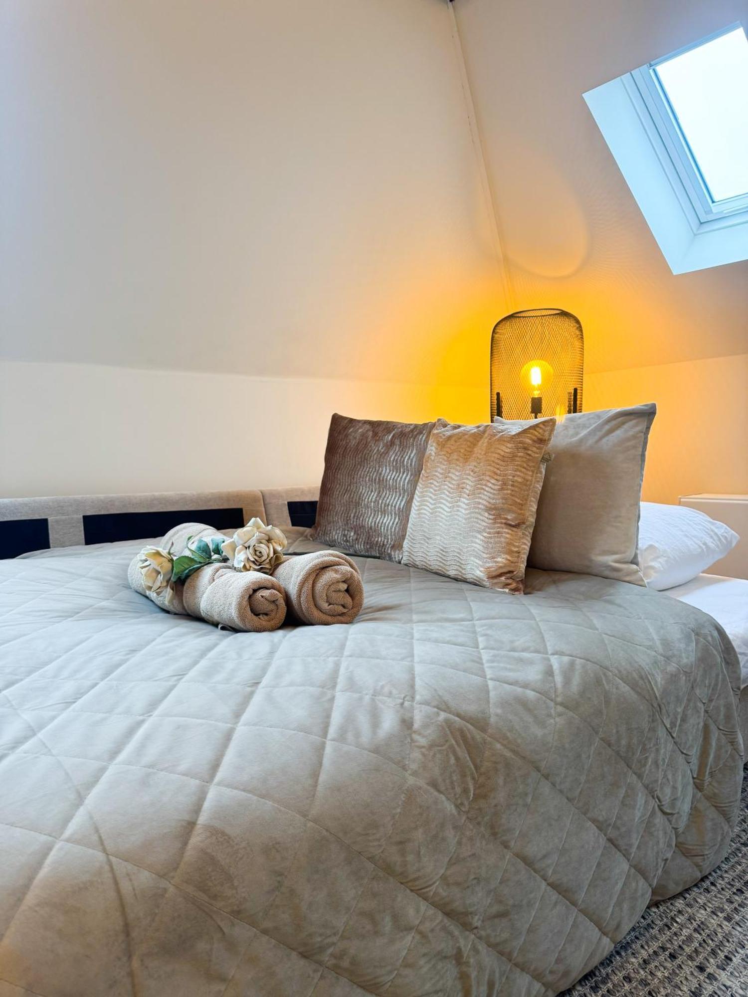 Апартаменты Celina'S Loft Бреда Экстерьер фото